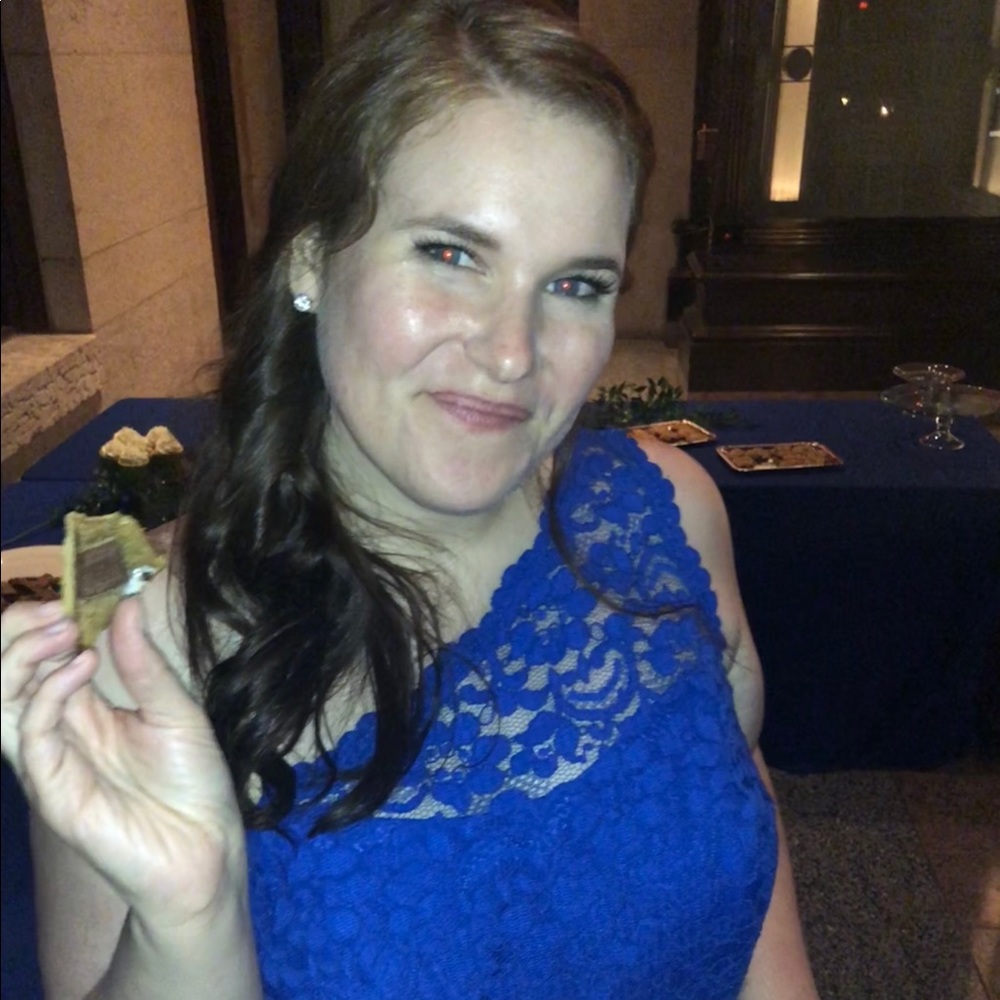 Meet your Posher, Elizabeth